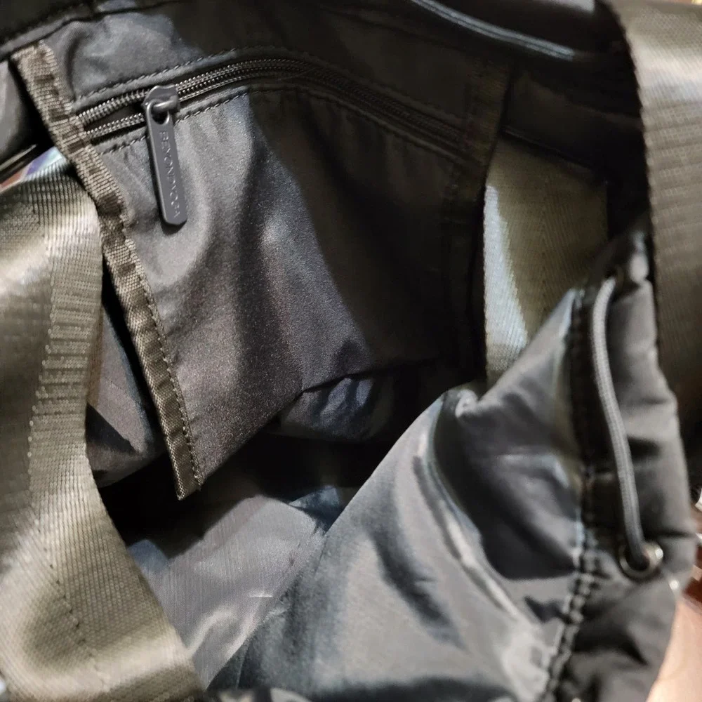 BEYOND YOGA CONVERTIBLE GYM BAG/BACKPACK
